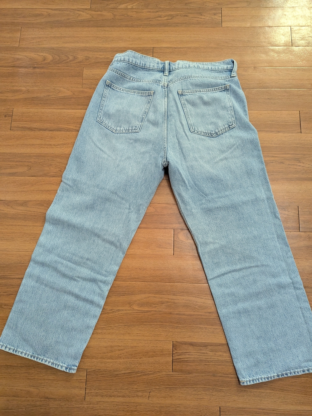 GAP Women's Super soft Relaxed Straight Crop